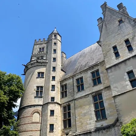 Charmant Appartement Face Au Palais Jacques Coeur Bourges Exterior foto