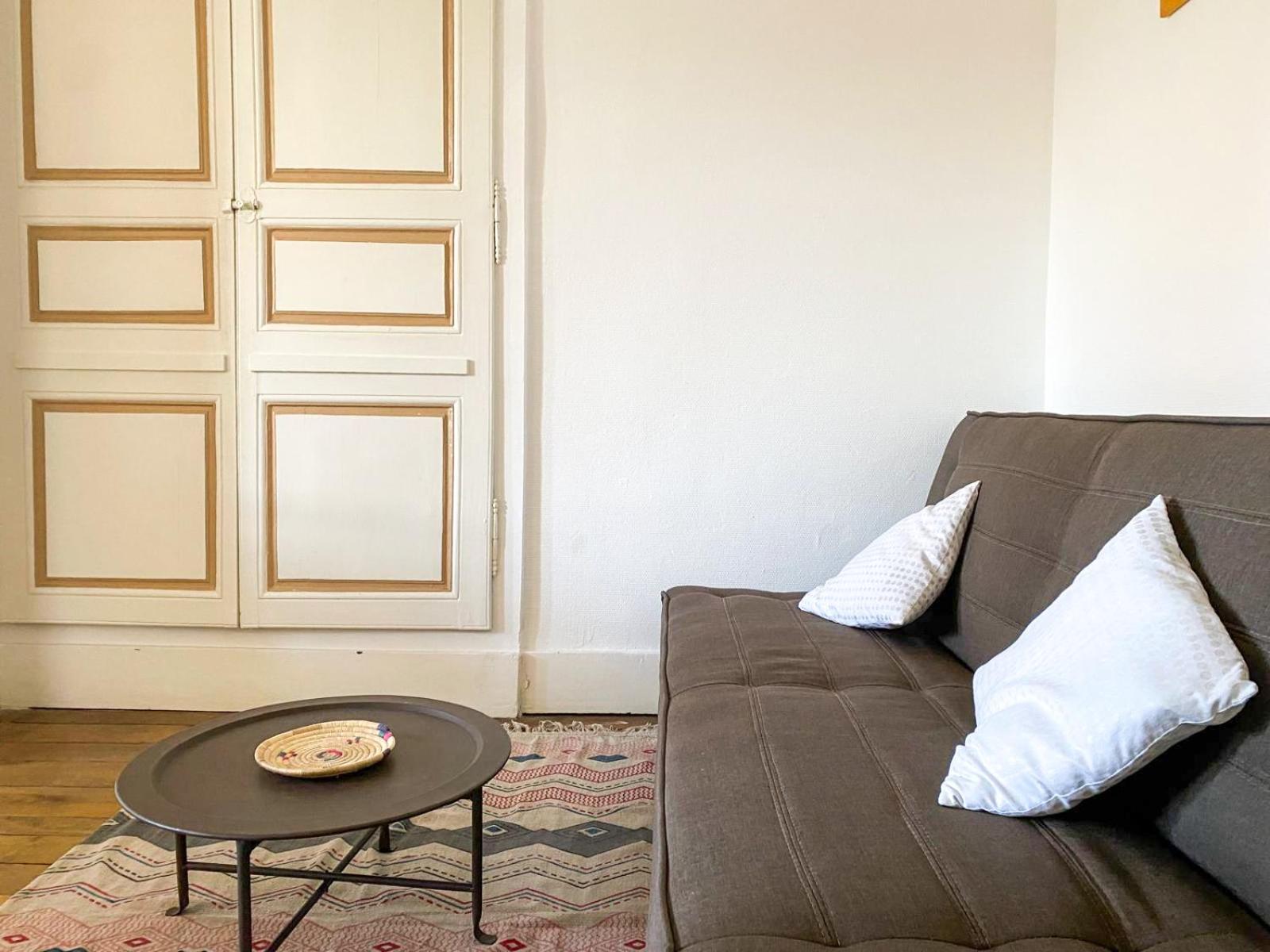 Apartment Face Au Palais Jacques Coeur *